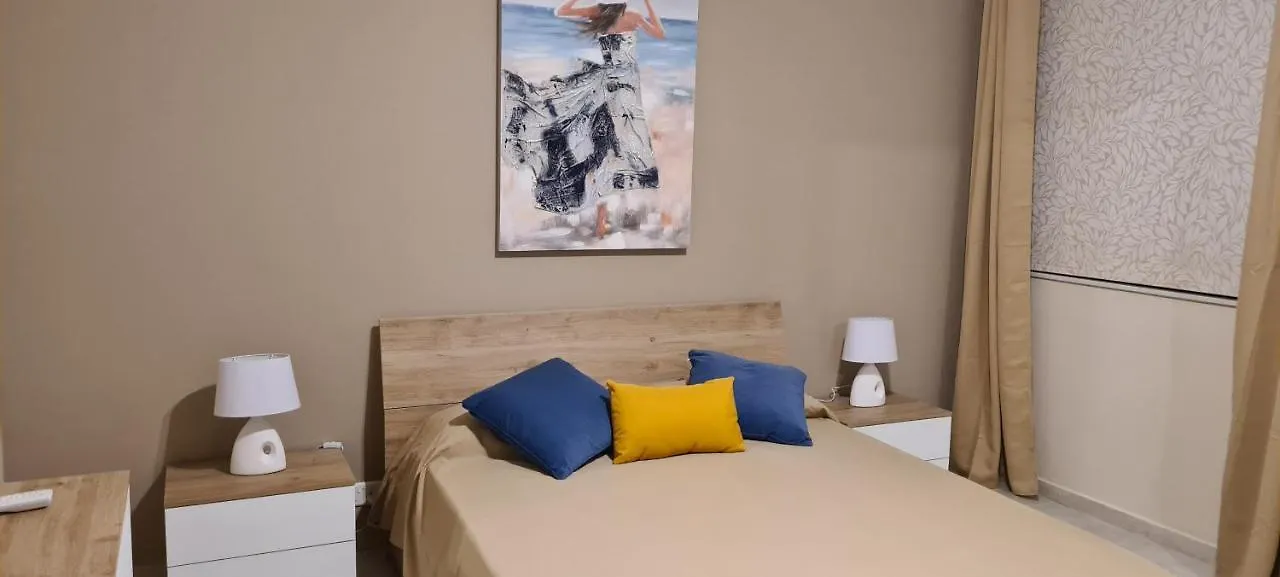 Large Apartment In Marsascala. Sleeps 6 Marsaskala 0*,